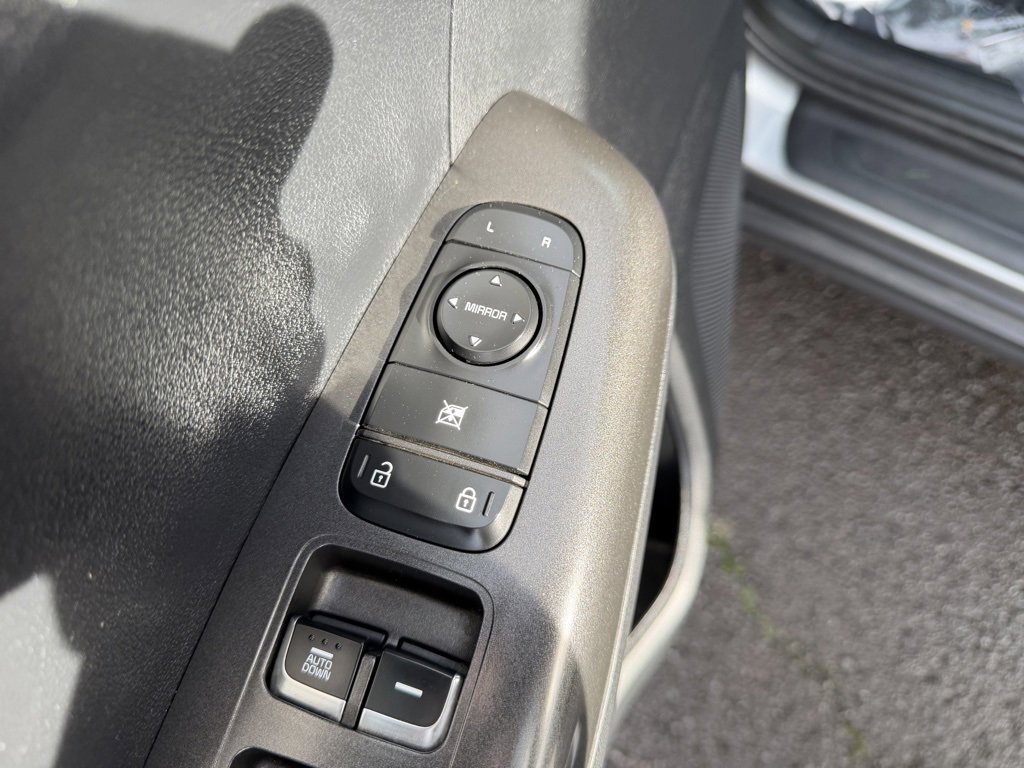 Used 2022 Kia Sportage LX image 12