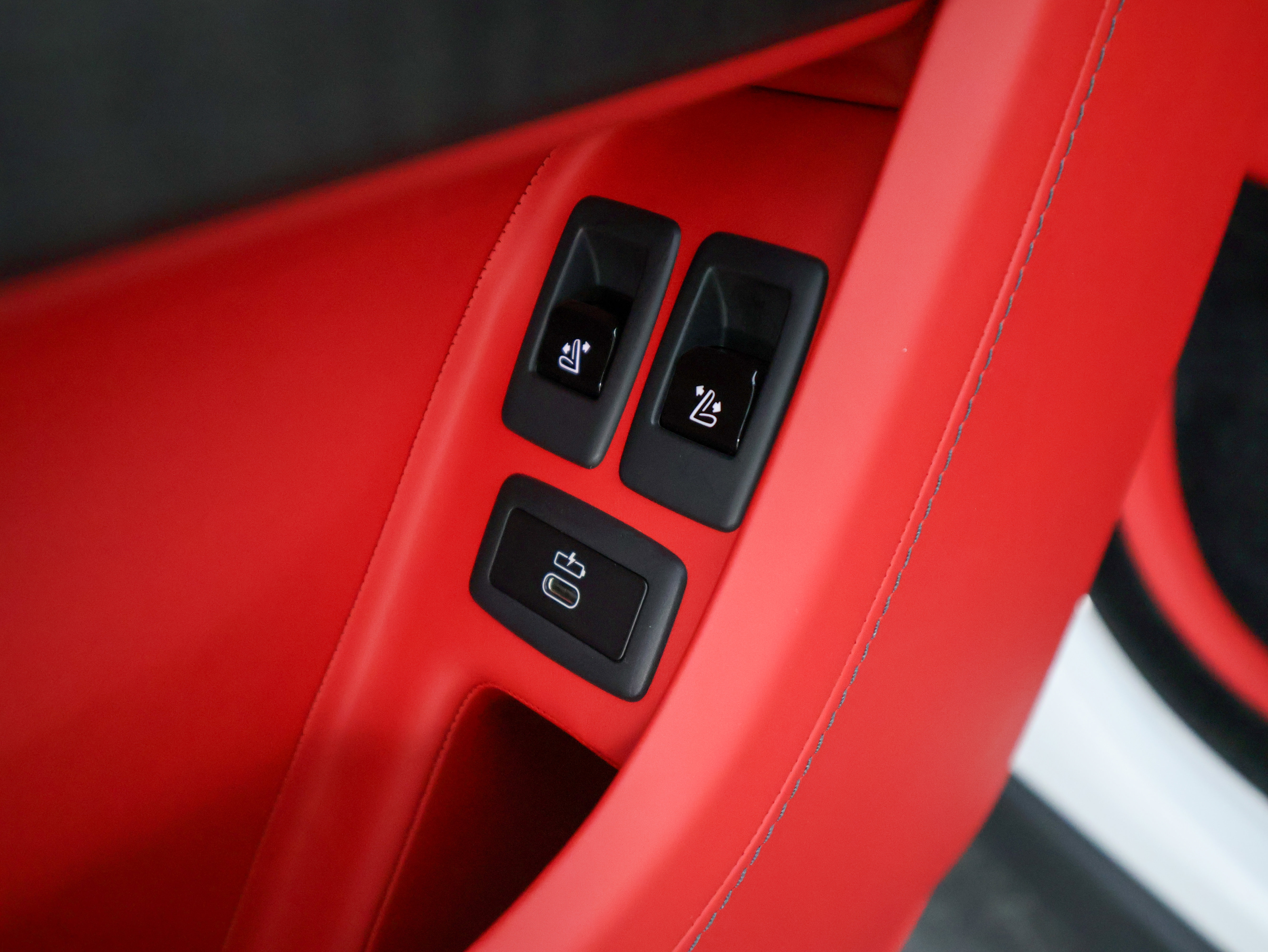 Used 2023 Rolls-Royce Cullinan image 70