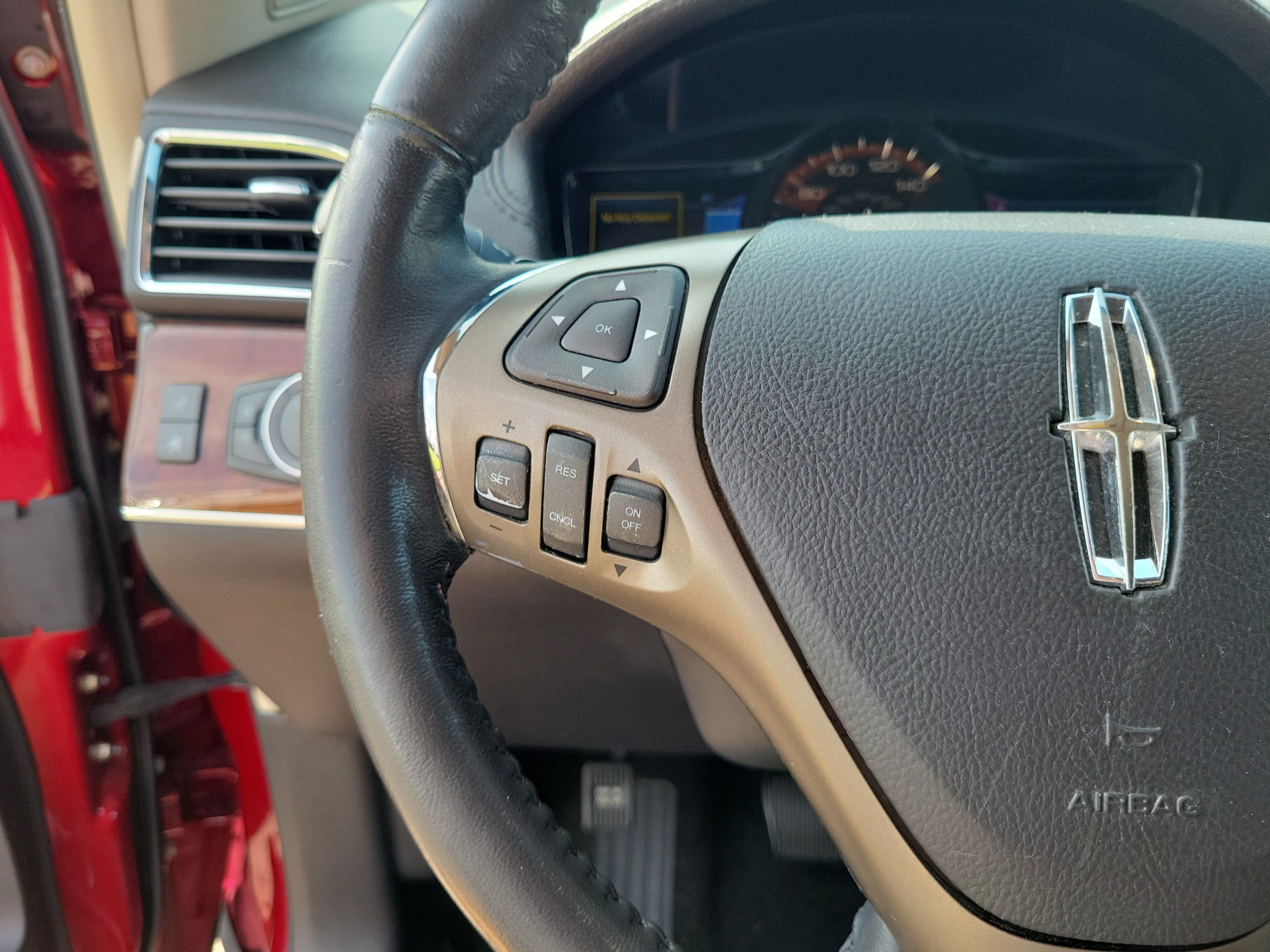 Used 2013 Lincoln MKX FWD image 20