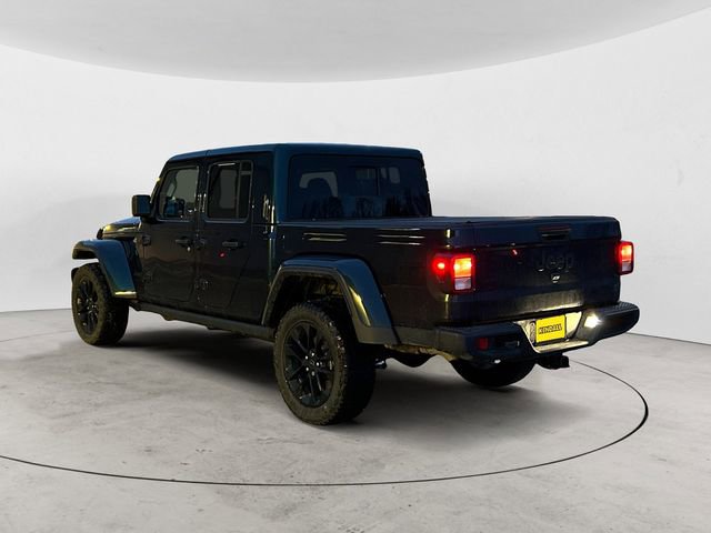 Used 2025 Jeep Gladiator Sport image 3