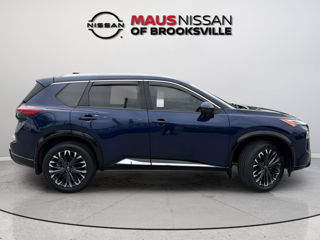 Used 2024 Nissan Rogue Platinum w/ Platinum Premium Package FWD image 9