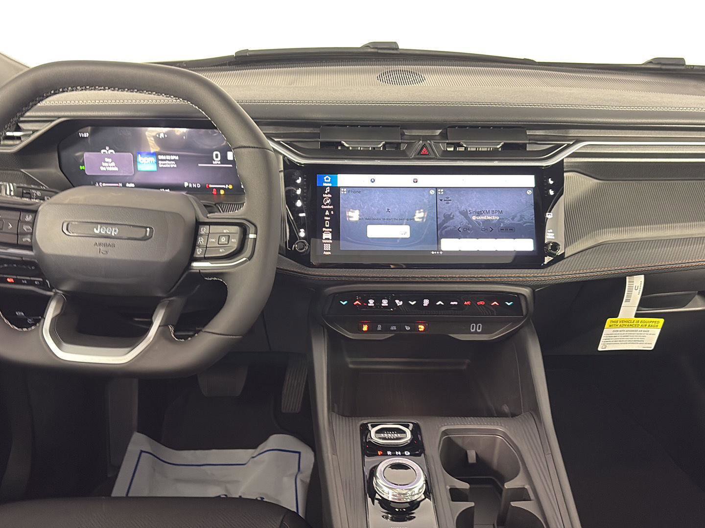 New 2026 Jeep Cherokee Overland w/ Trailer Tow Group AWD/4WD image 9