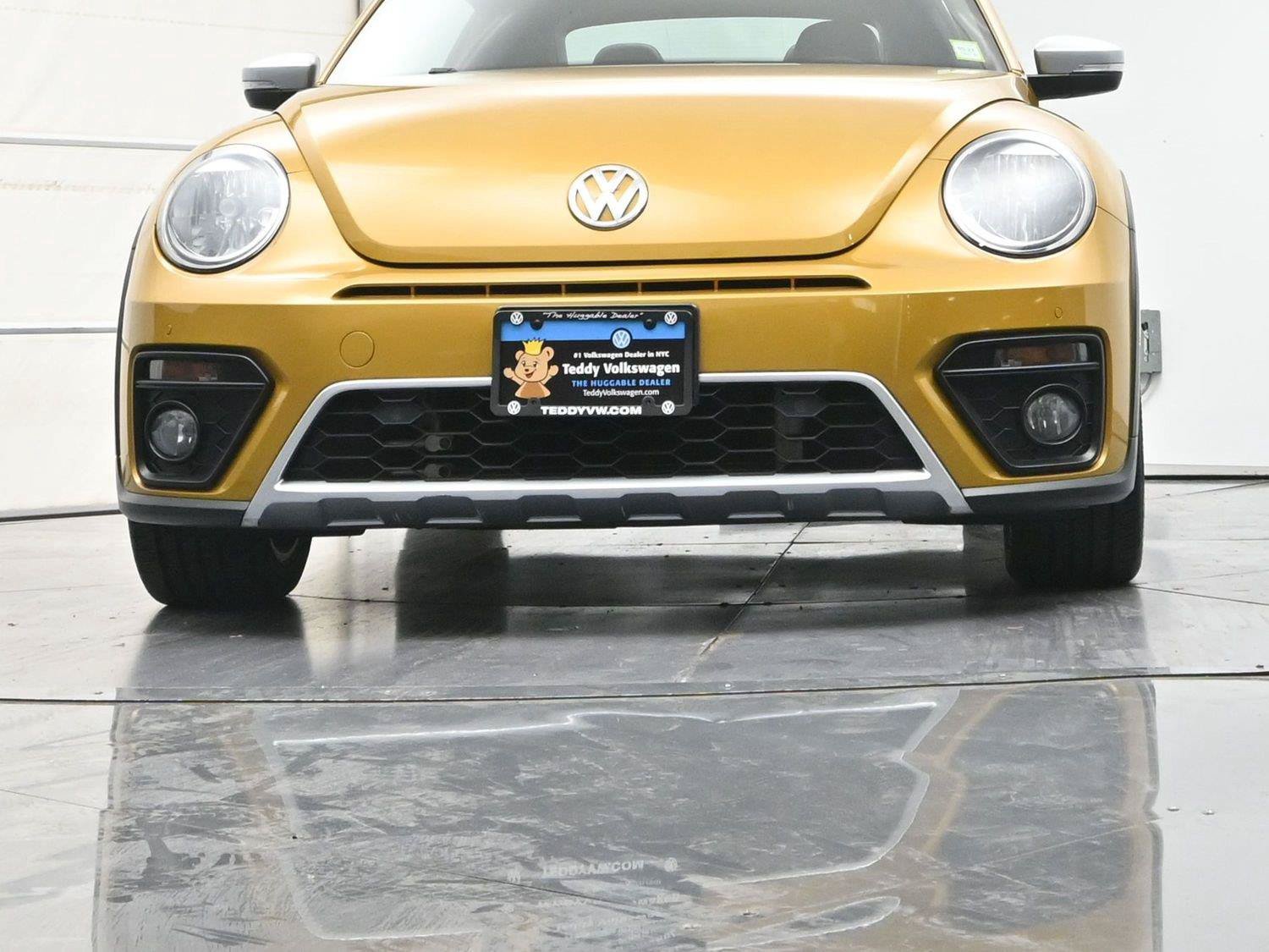 Used 2017 Volkswagen Beetle 1.8T Dune FWD image 32