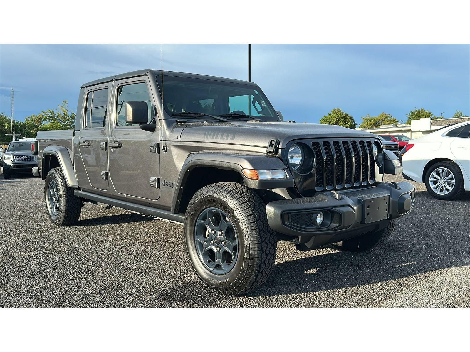 Used 2023 Jeep Gladiator Sport AWD/4WD image 8