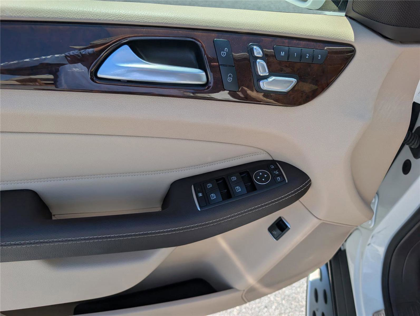 Used 2017 Mercedes-Benz GLS 450 4MATIC image 21