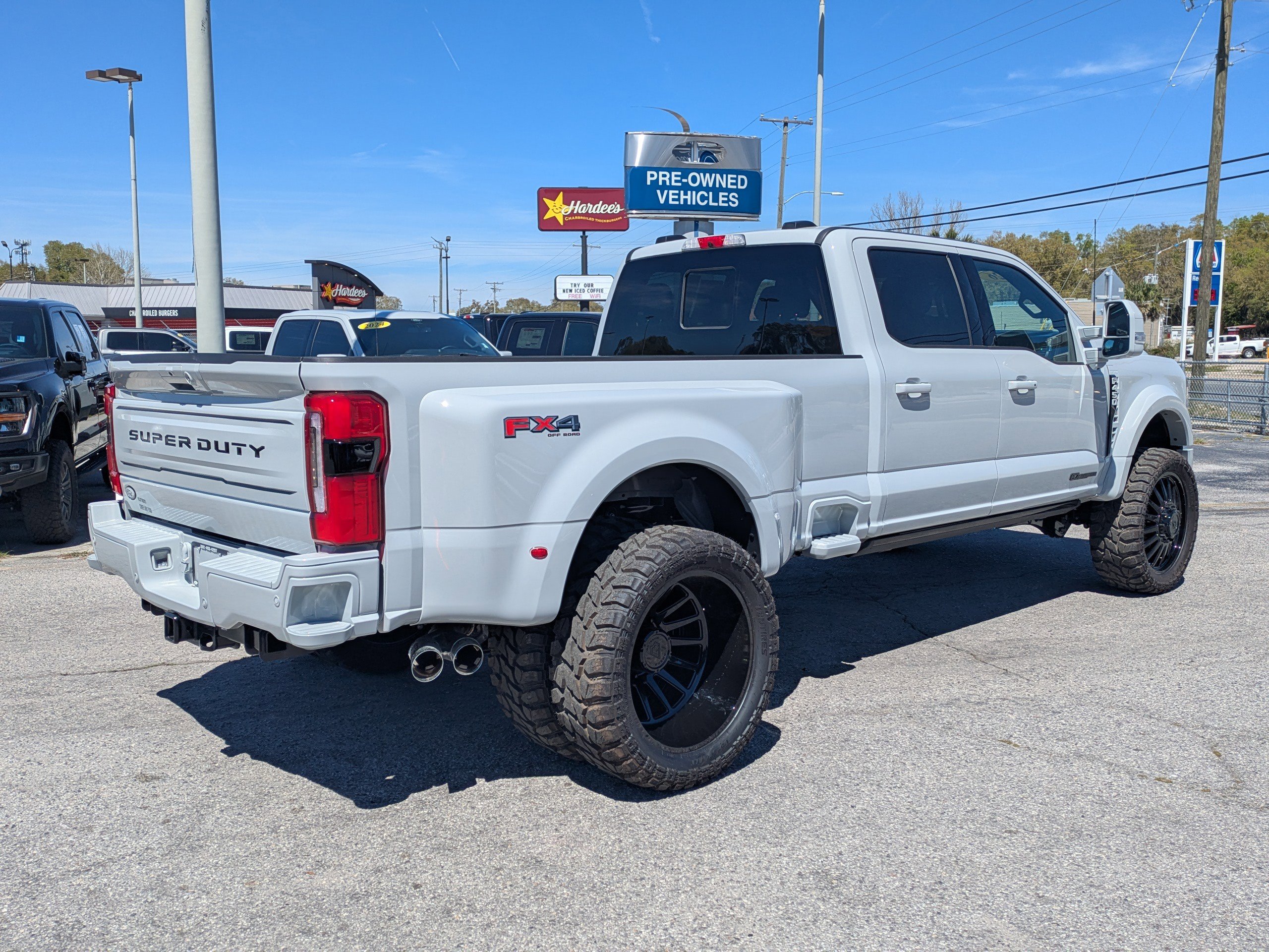 Certified 2026 Ford F450 Platinum w/ FX4 Off-Road Package image 3