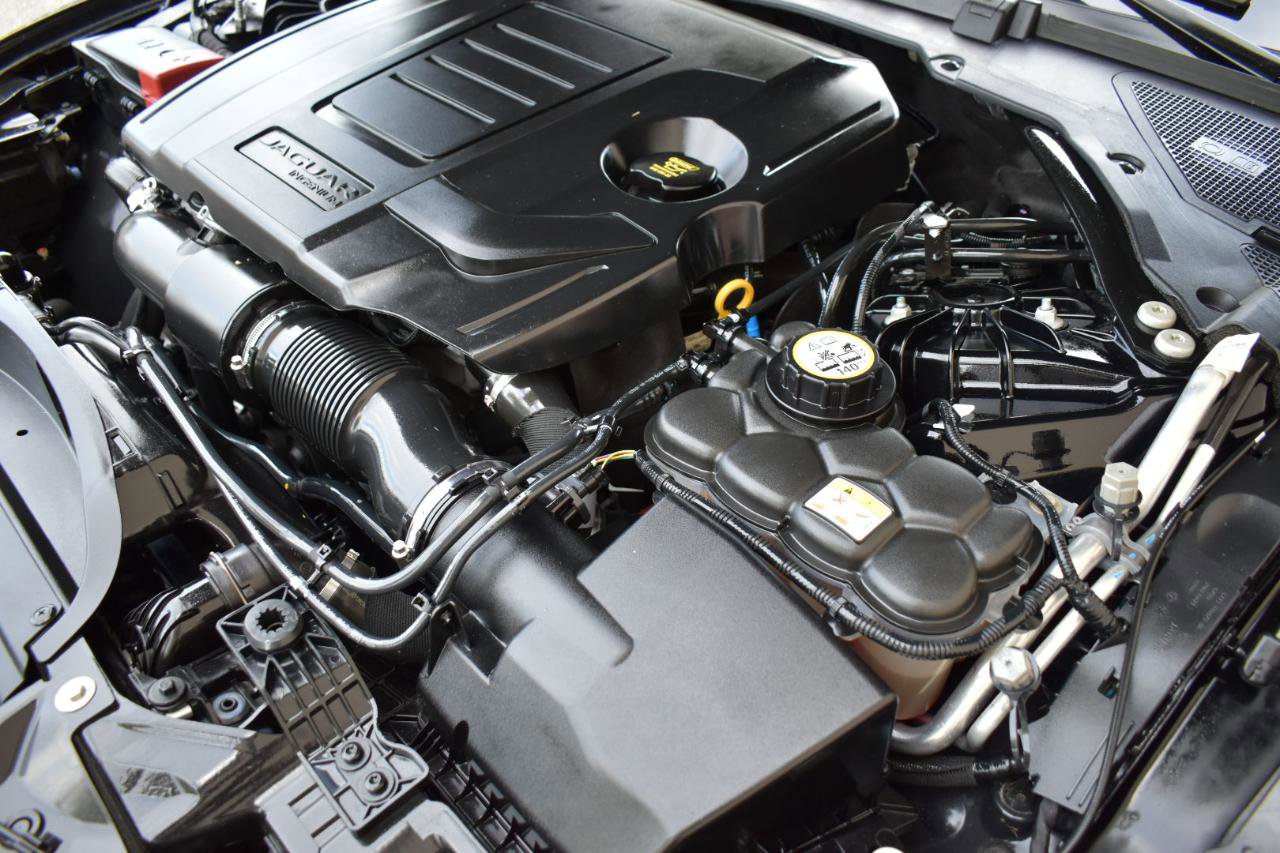 Used 2019 Jaguar XE Prestige RWD image 48