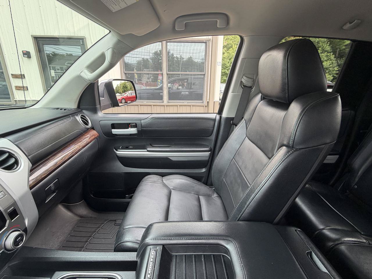Used 2014 Toyota Tundra Limited w/ Limited Premium Package AWD/4WD image 18