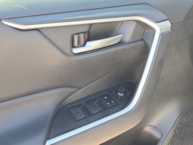 Used 2024 Toyota RAV4 XLE image 21