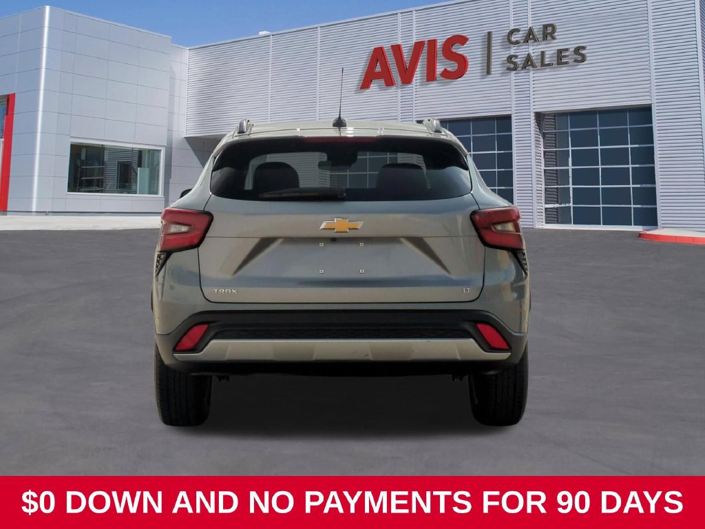 Used 2025 Chevrolet Trax LT w/ LT Convenience Package FWD image 7