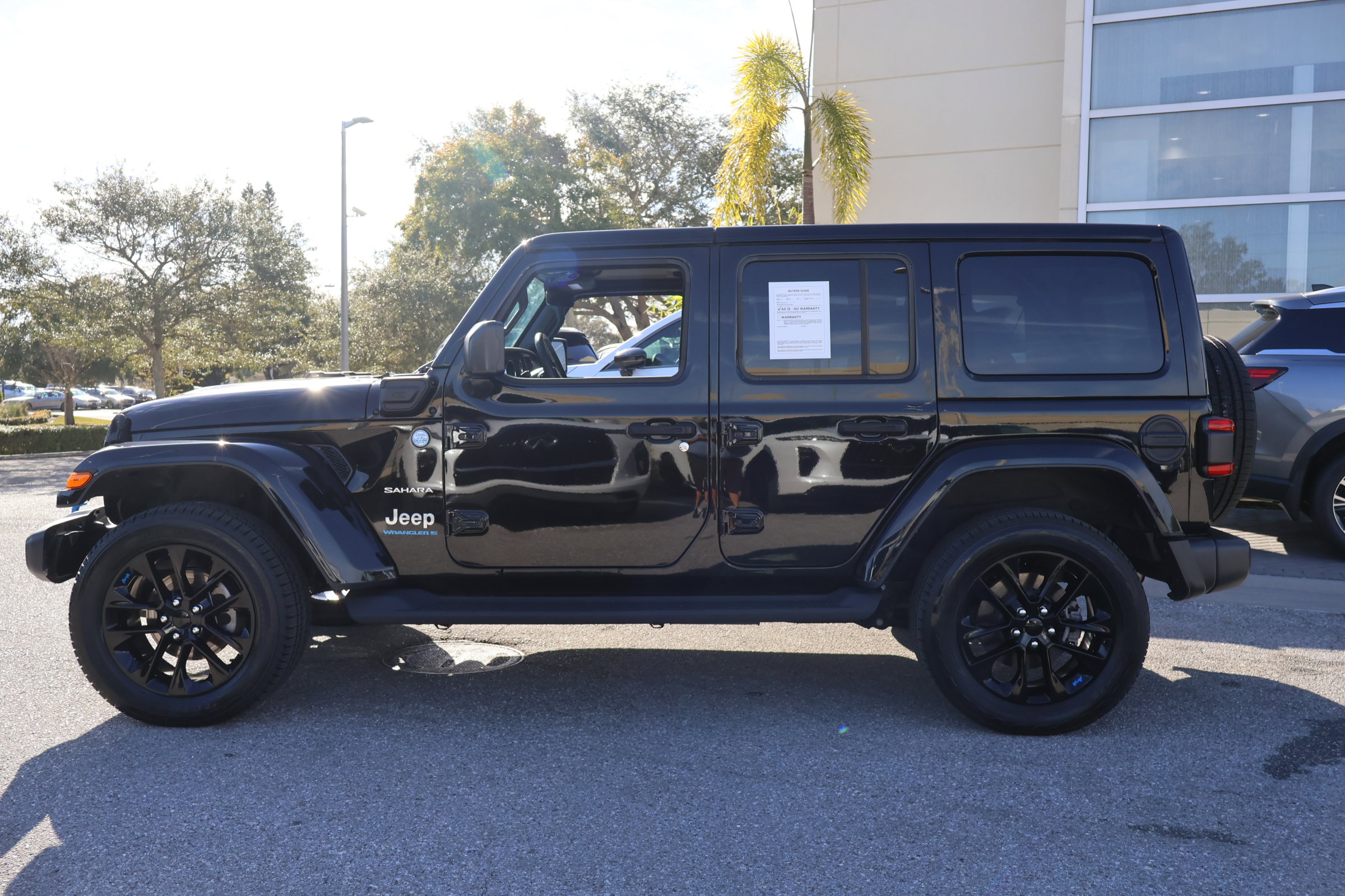 Used 2023 Jeep Wrangler Sahara w/ Cold Weather Group image 5