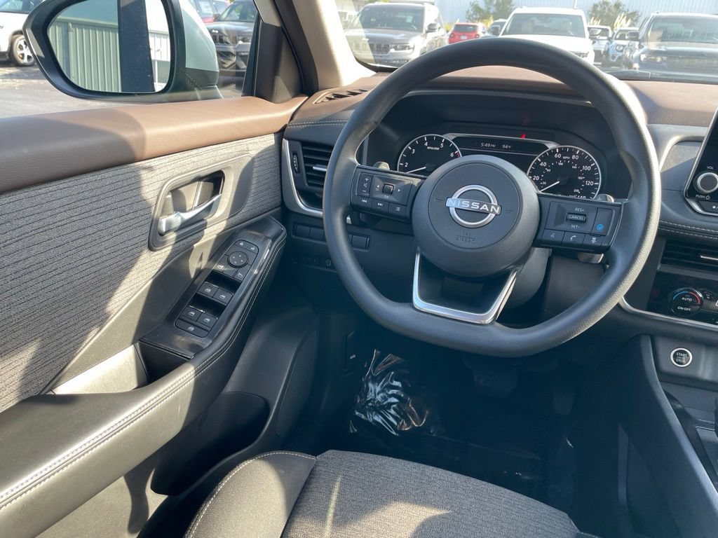 Used 2023 Nissan Rogue SV AWD/4WD image 19