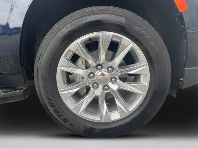Used 2024 Chevrolet Suburban Premier AWD/4WD image 33