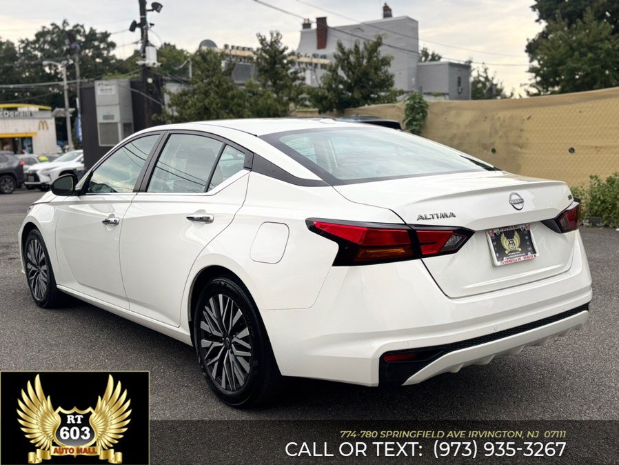 Used 2024 Nissan Altima 2.5 SV FWD image 3