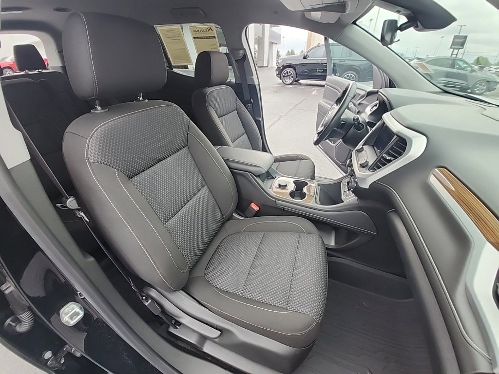 Certified 2023 GMC Acadia SLE w/ LPO, Floor Liner Package image 17