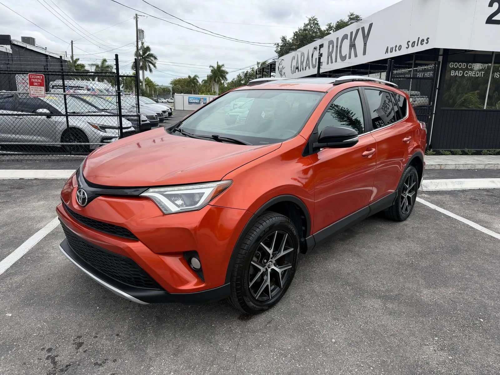 Used 2016 Toyota RAV4 SE FWD image 9