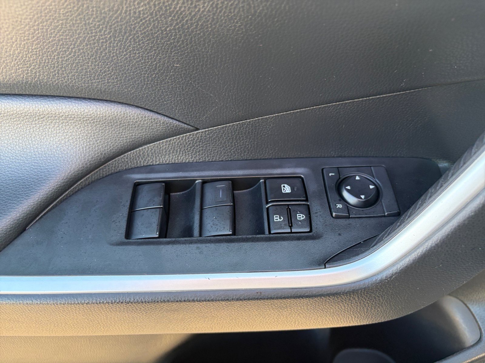 Used 2024 Toyota RAV4 LE AWD/4WD image 13