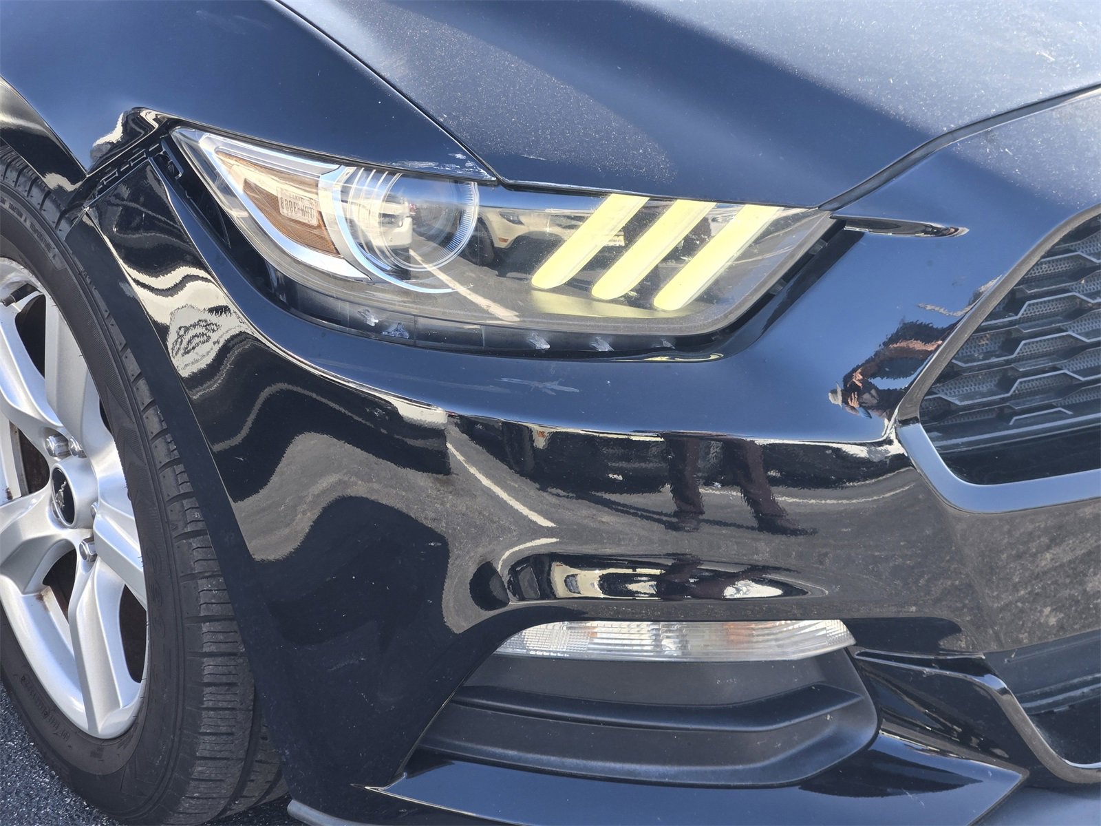 Used 2015 Ford Mustang Coupe image 9