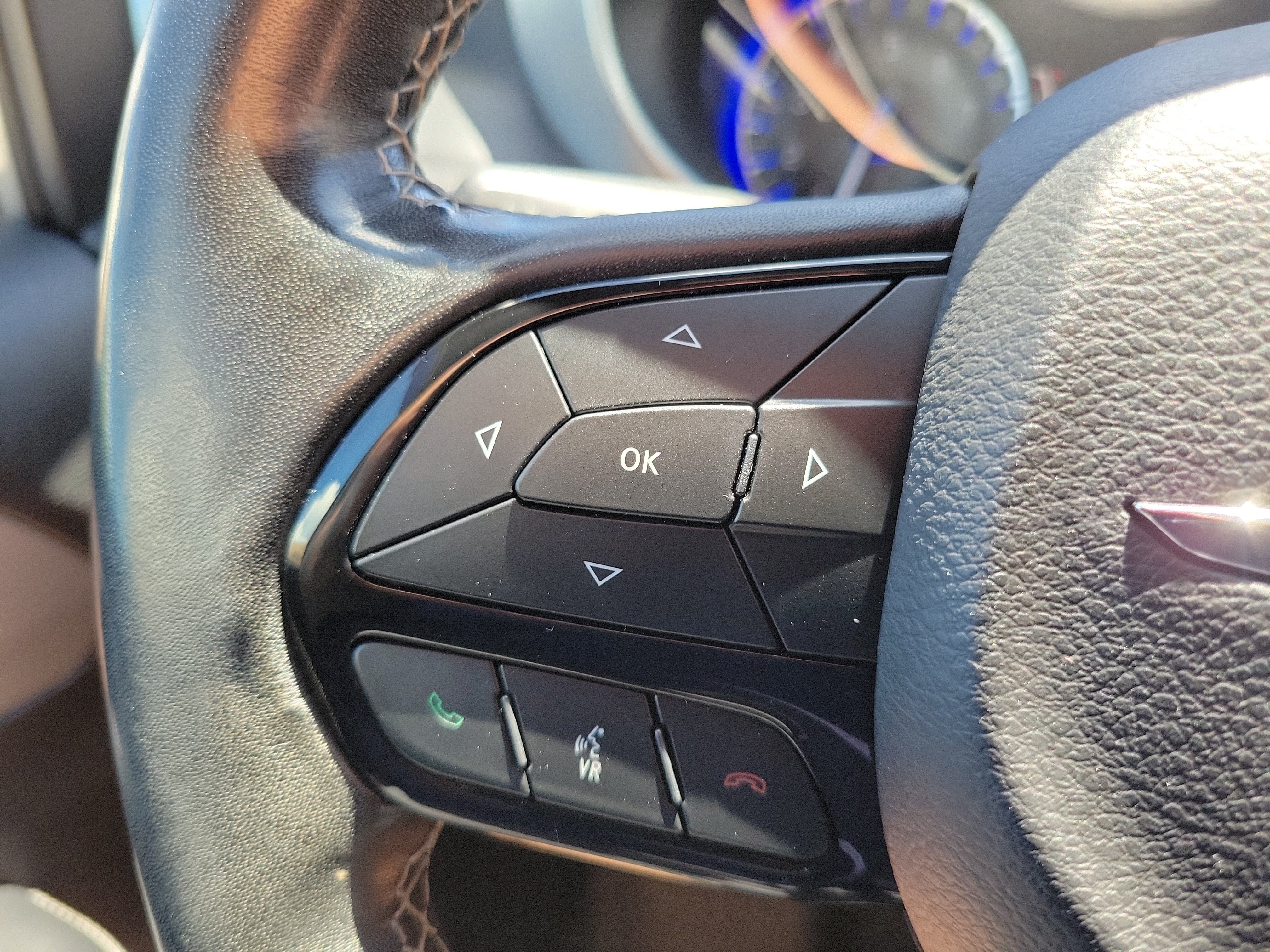 Used 2019 Chrysler Pacifica Touring-L Plus w/ Advanced Safetytec Group FWD image 18