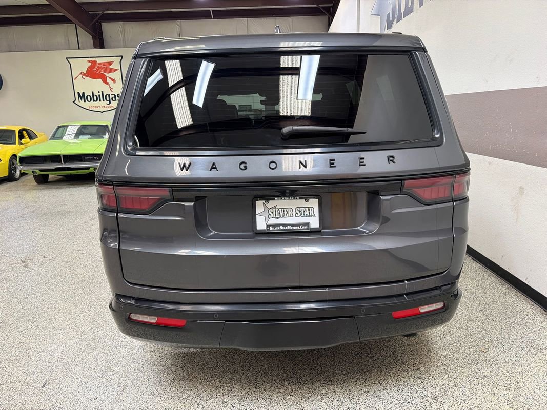 Used 2023 Jeep Wagoneer Series II RWD image 8