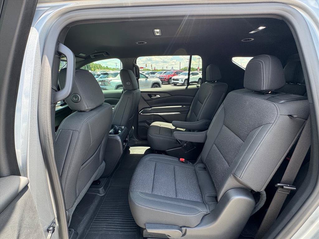 Used 2026 Chevrolet Traverse LT w/ LPO, Floor Liner Package FWD image 12