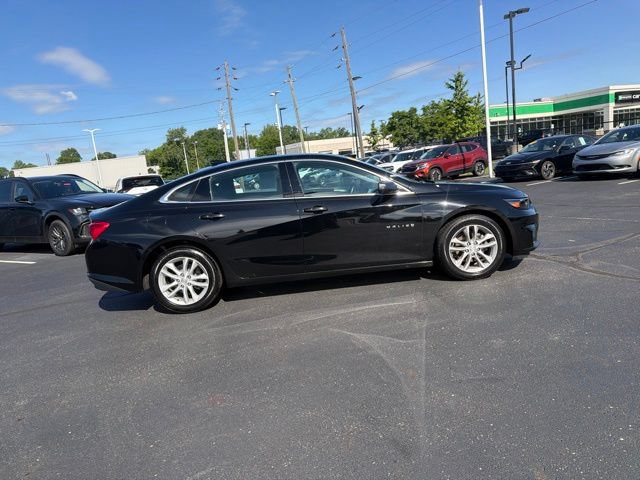 Used 2018 Chevrolet Malibu LT FWD image 4