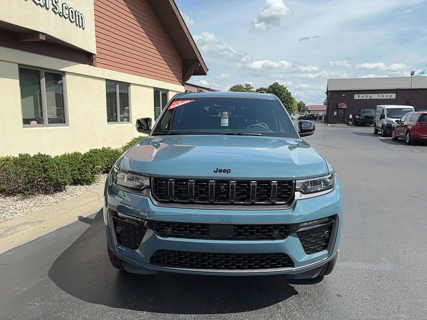New 2026 Jeep Grand Cherokee L Limited AWD/4WD image 3