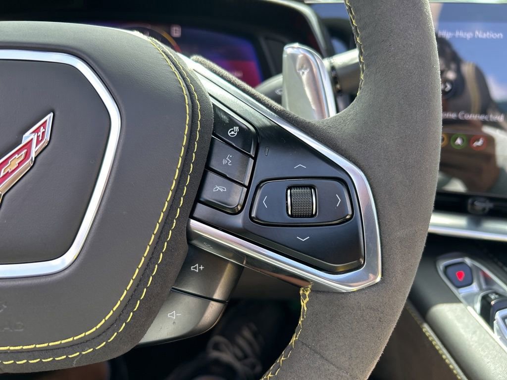 Used 2021 Chevrolet Corvette Stingray Premium Conv w/ Z51 Performance Package image 21