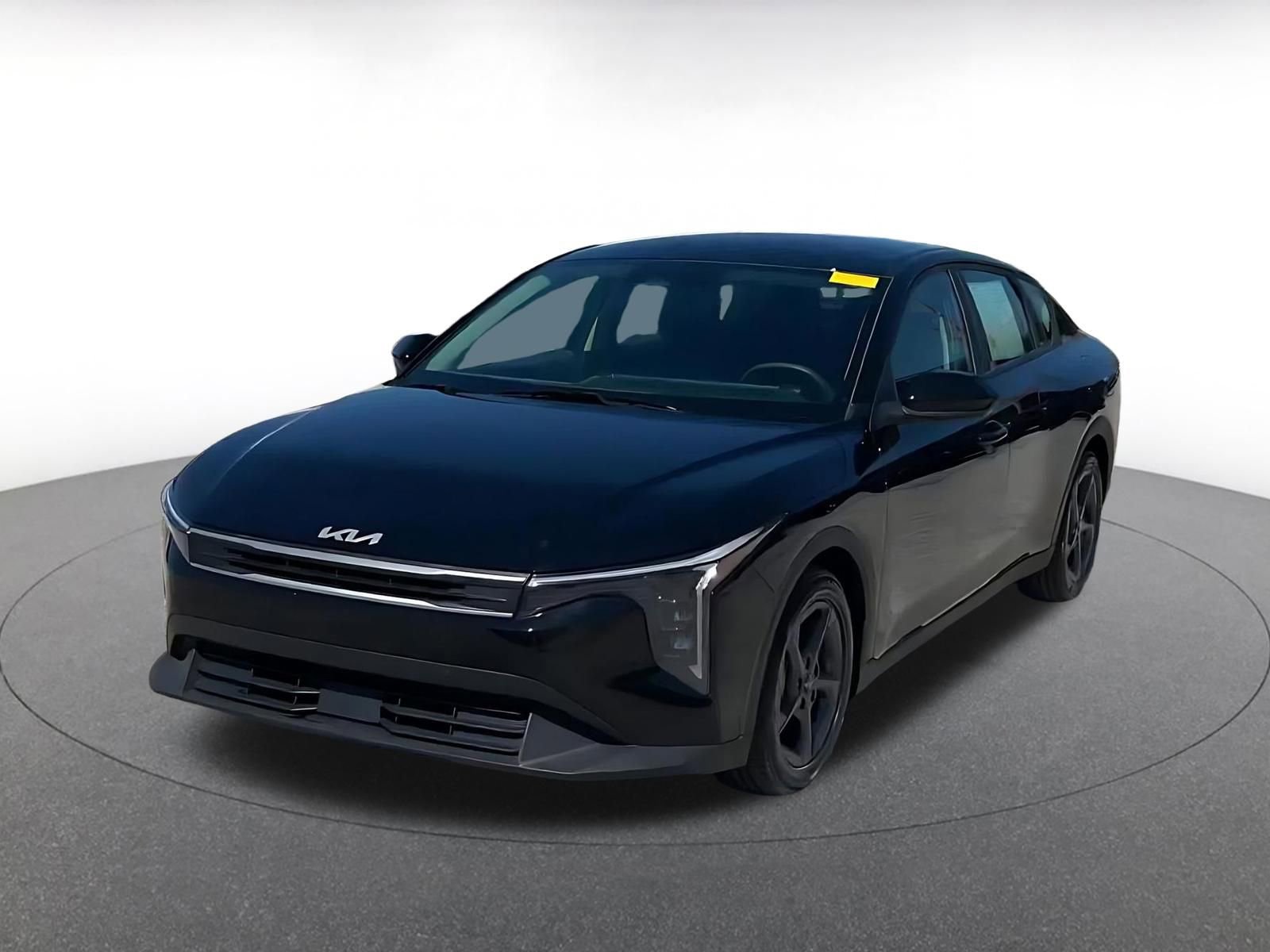 Used 2025 Kia K4 LXS image 7