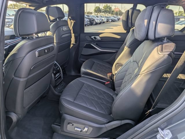 Used 2024 BMW X7 xDrive40i w/ M Sport Package AWD/4WD image 28