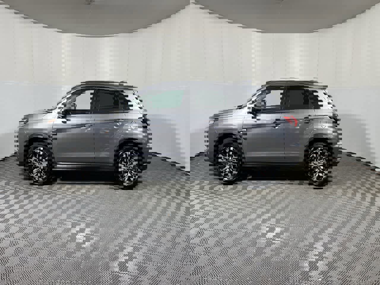 Used 2025 Mitsubishi Outlander Sport ES image 5