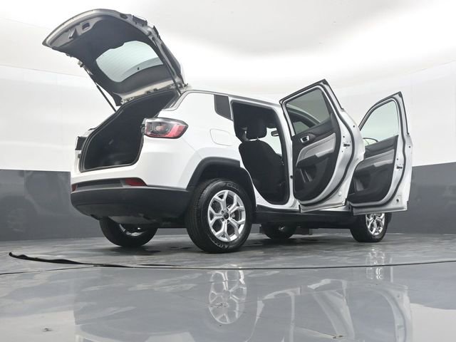 Used 2025 Jeep Compass Sport image 52