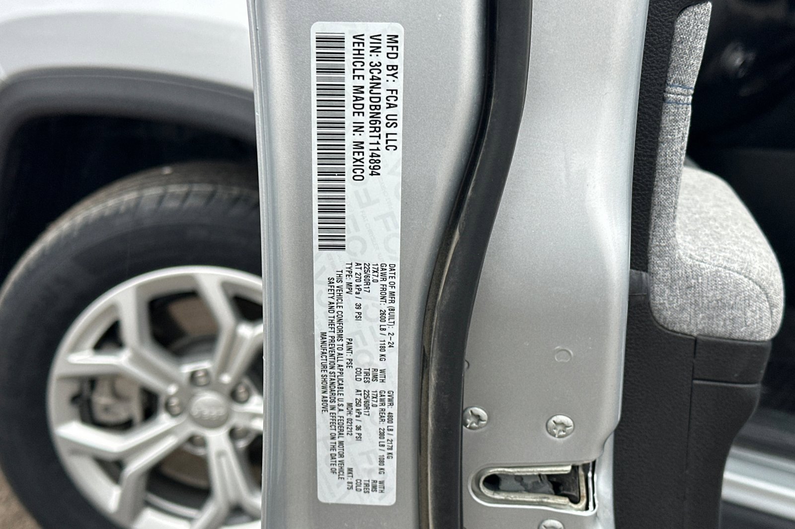 Used 2024 Jeep Compass Latitude image 52