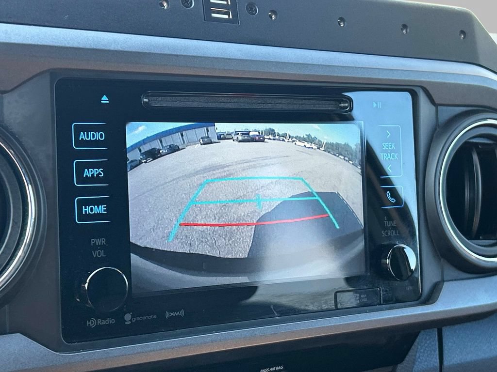 Used 2018 Toyota Tacoma TRD Sport AWD/4WD image 31