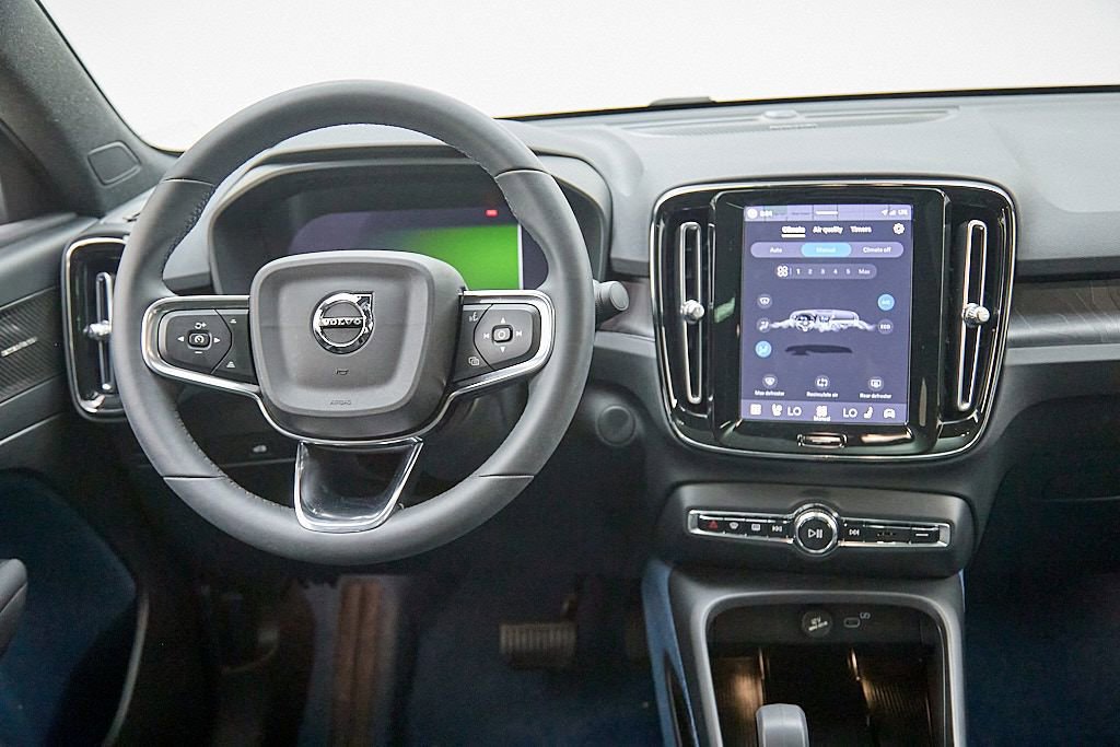 Certified 2023 Volvo C40 P8 Recharge Ultimate image 25