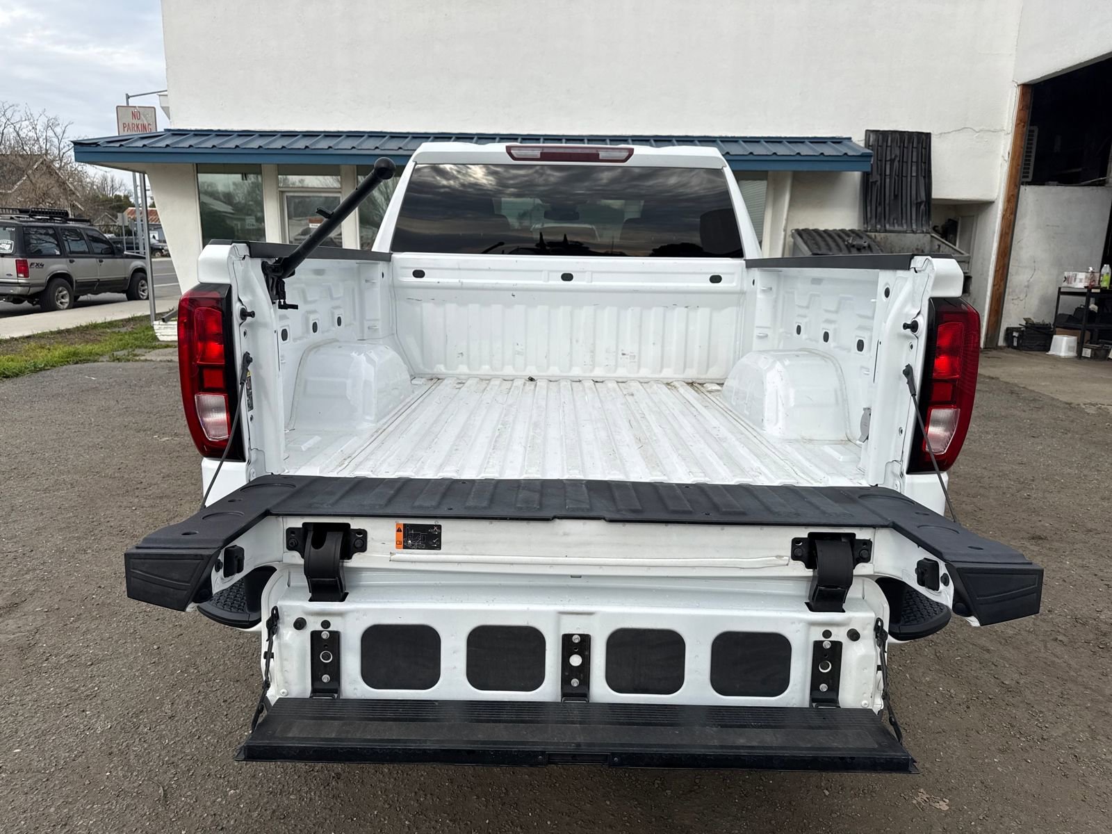 Used 2023 GMC Sierra 1500 Elevation w/ LPO, Elevation Black Package image 23