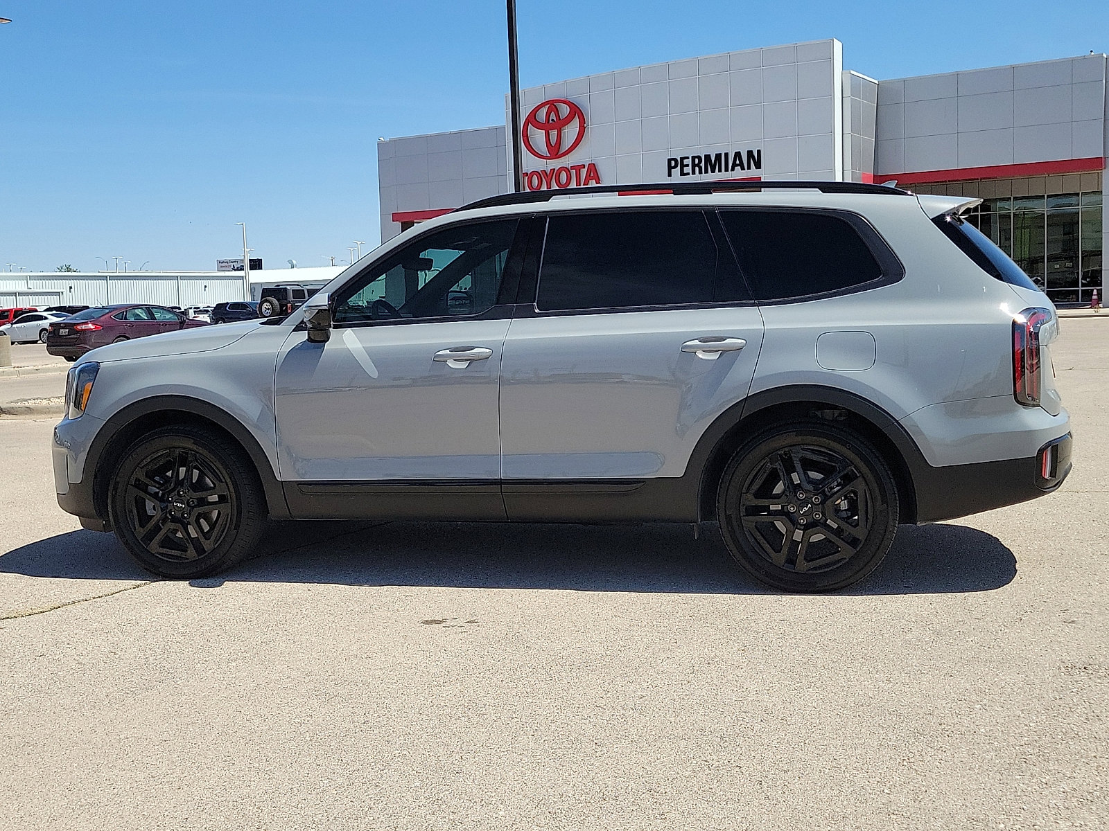 Used 2024 Kia Telluride SX Prestige X-Line image 2