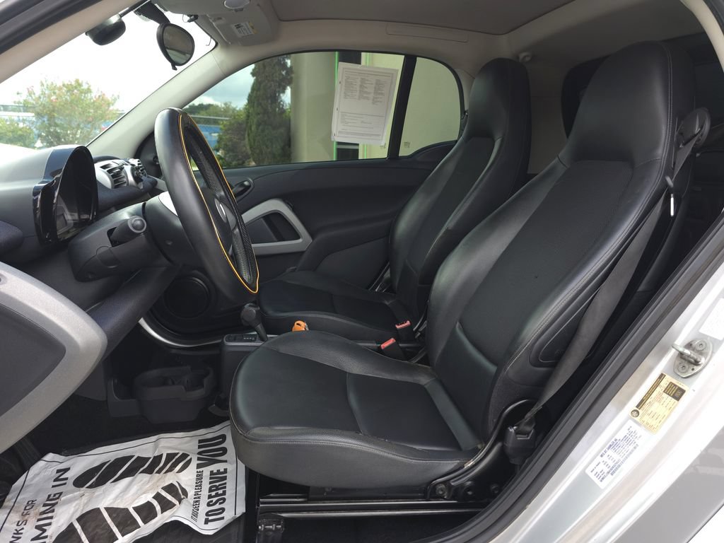 Used 2013 smart fortwo pure RWD image 10
