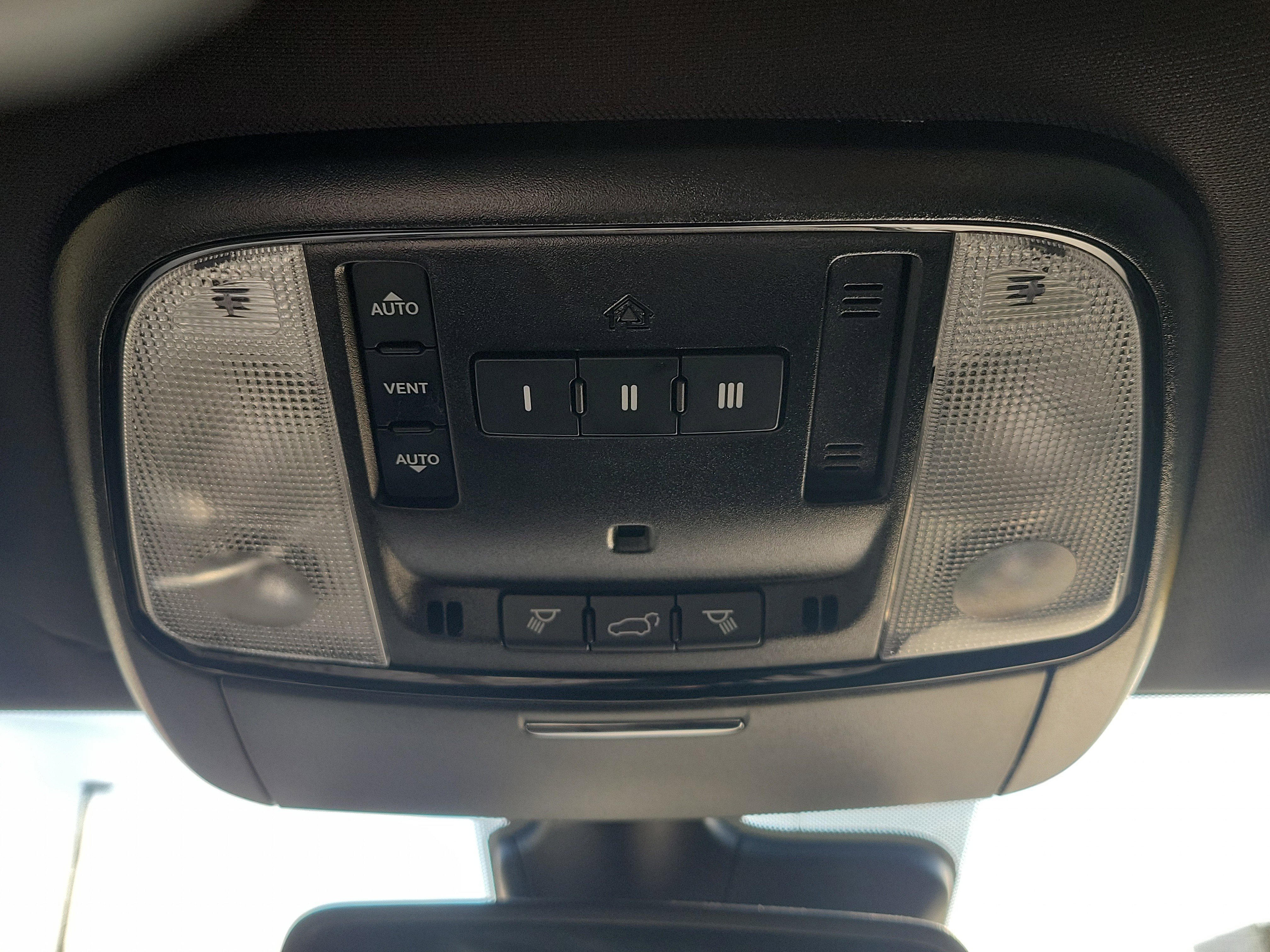 Used 2025 Dodge Durango GT image 38