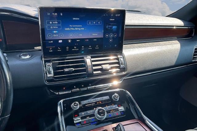 Used 2022 Lincoln Navigator Reserve AWD/4WD image 9