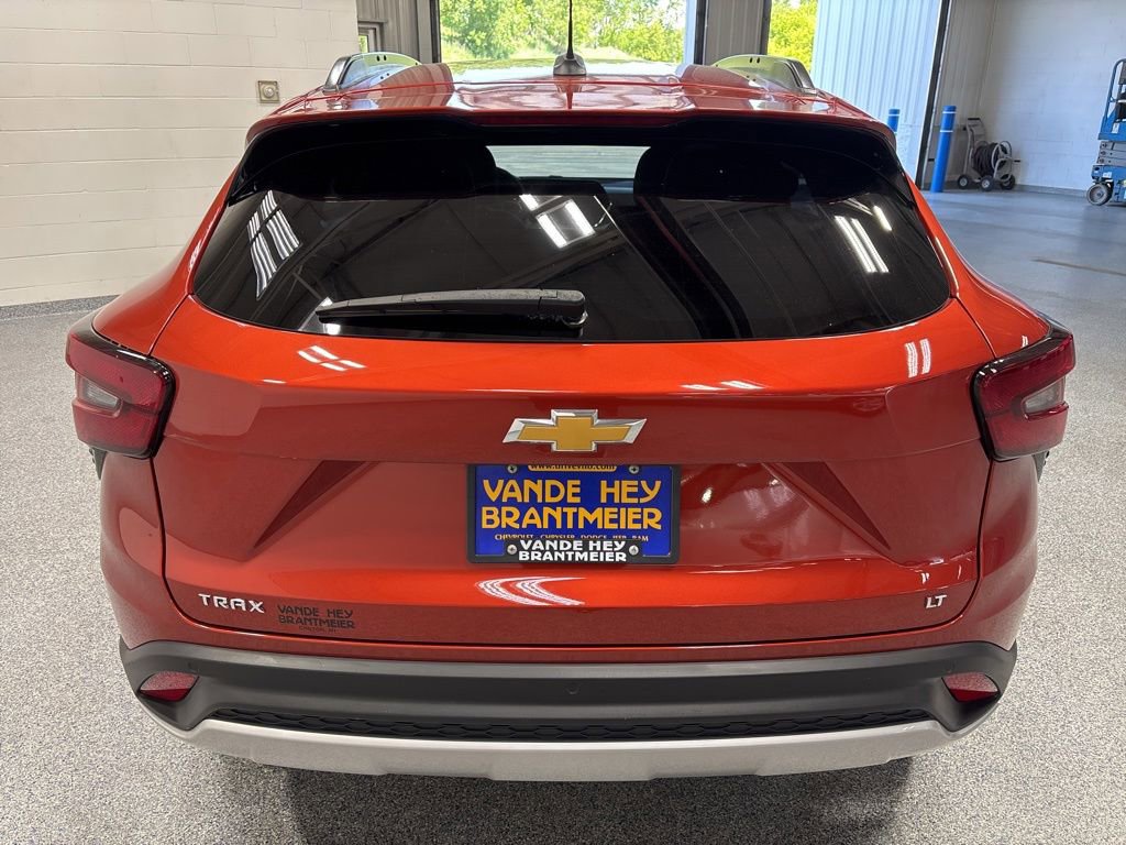 Used 2024 Chevrolet Trax LT w/ Driver Confidence Package FWD image 6