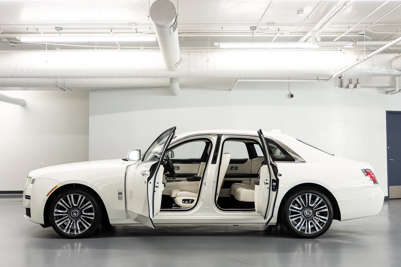 Certified 2023 Rolls-Royce Ghost AWD/4WD image 30