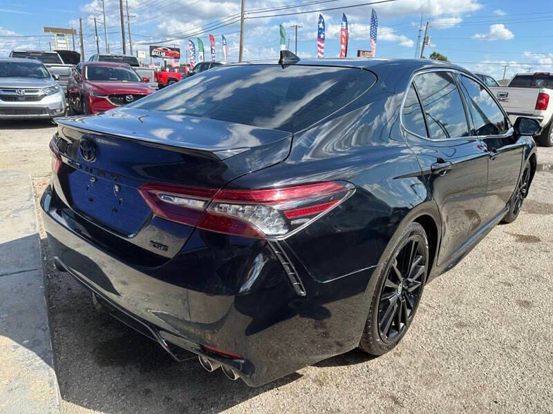 Used 2022 Toyota Camry XSE image 5