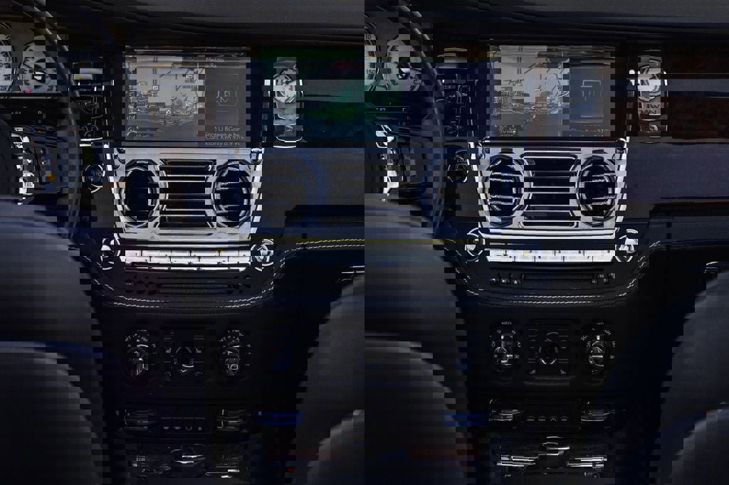 Used 2019 Rolls-Royce Dawn RWD image 19