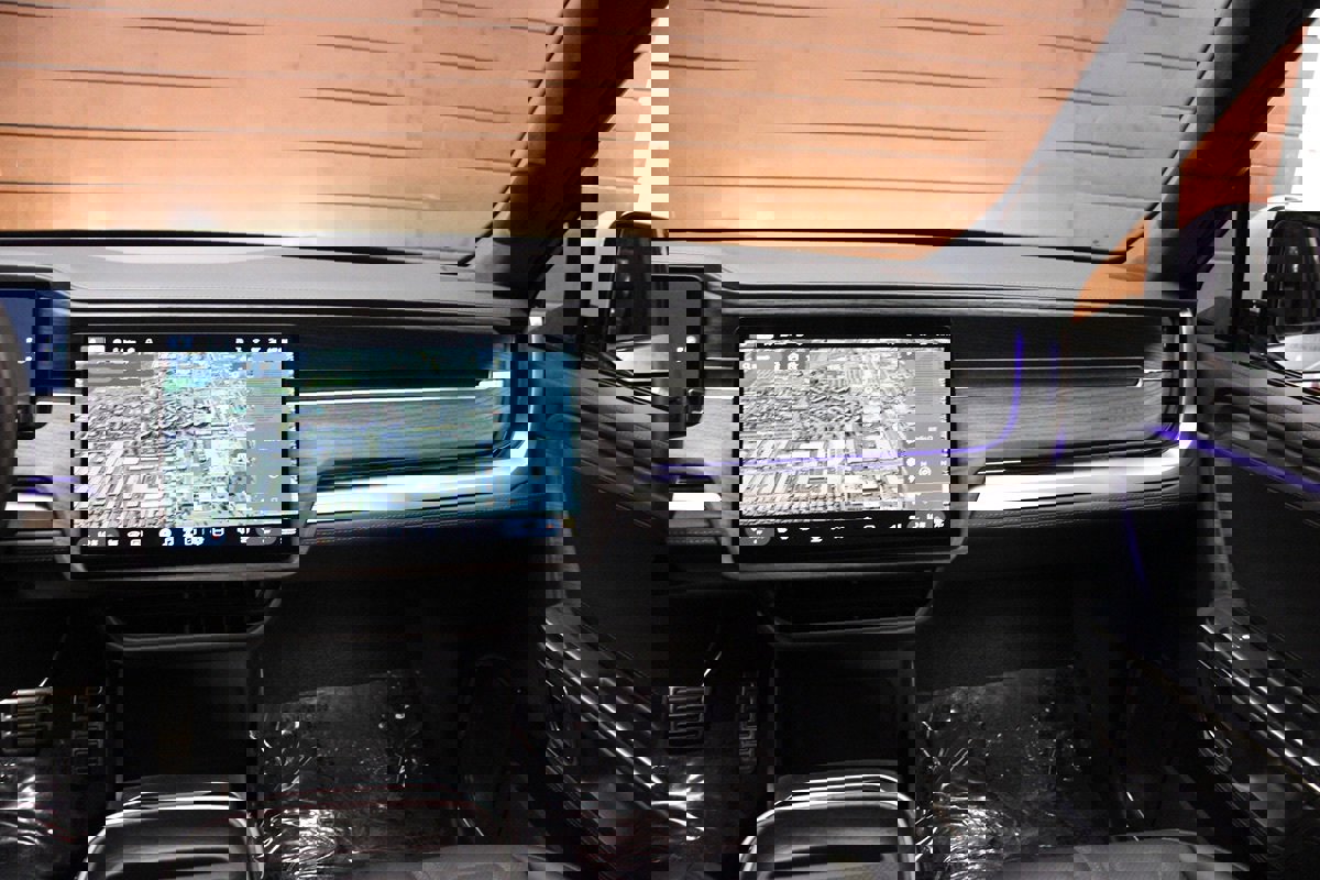 Used 2023 Rivian R1T Adventure image 26