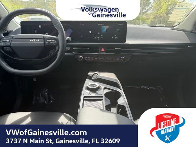 Used 2025 Kia EV6 Light w/ Light LR Technology Package image 11
