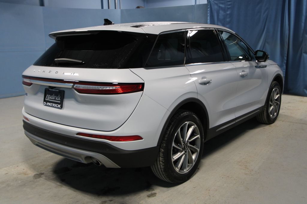 Used 2025 Lincoln Corsair AWD w/ Equipment Group 101A image 30