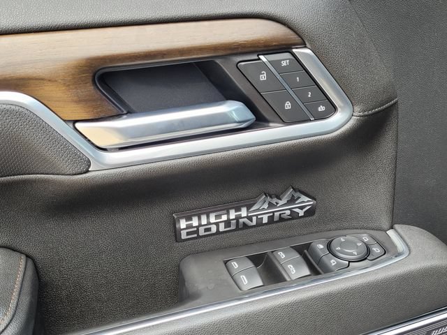 Used 2025 Chevrolet Silverado 1500 High Country AWD/4WD image 25