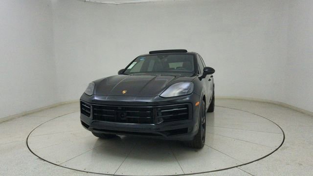 Used 2025 Porsche Cayenne w/ Premium Package image 67