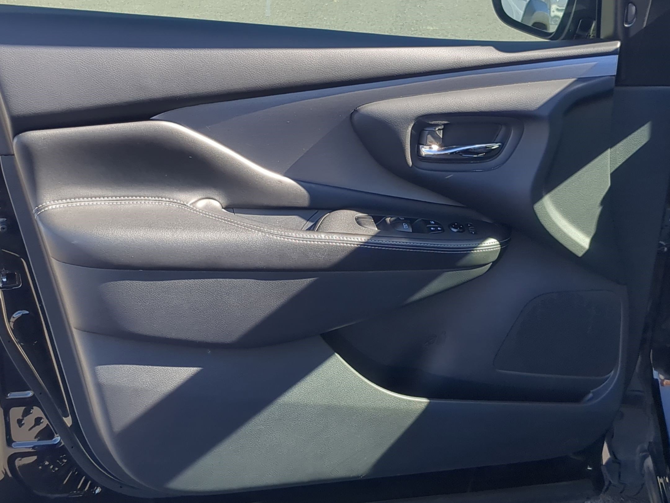 Used 2023 Nissan Murano SV image 14